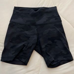 Lululemon bike shorts - black and gray camo - NWOT - Size 4